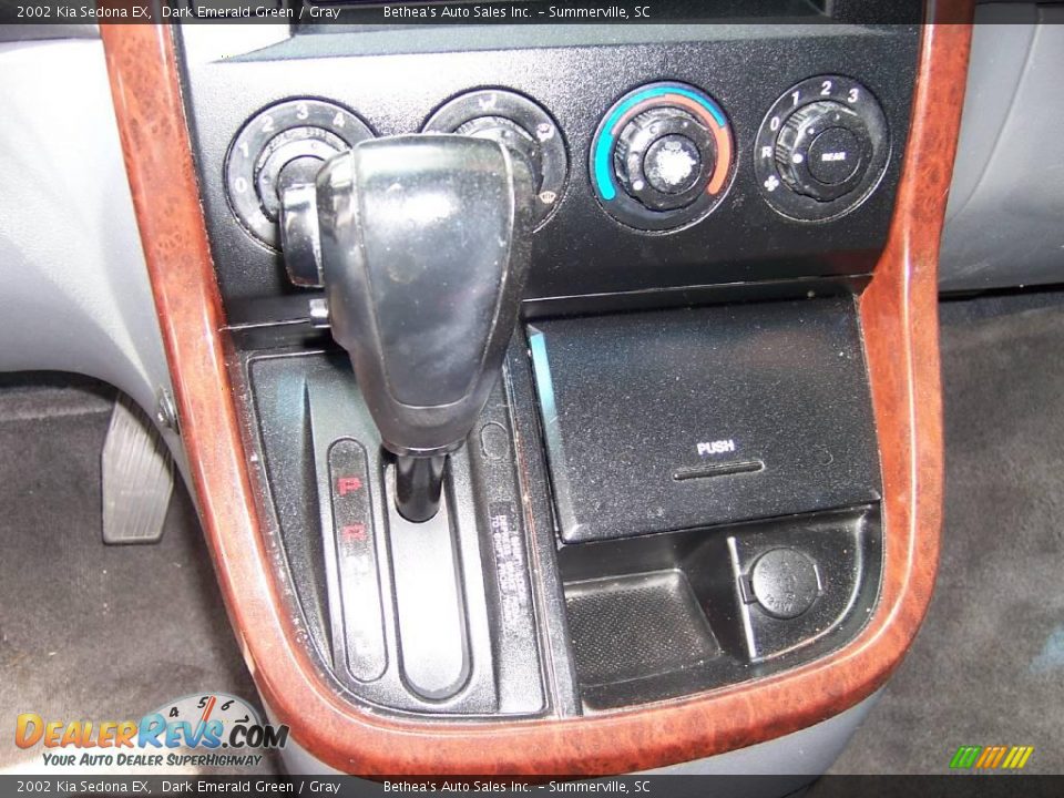 2002 Kia Sedona EX Dark Emerald Green / Gray Photo #16