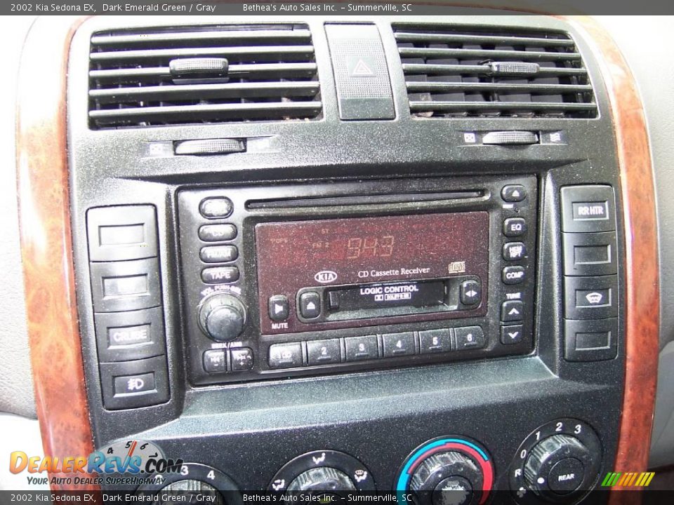 2002 Kia Sedona EX Dark Emerald Green / Gray Photo #17