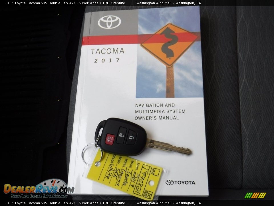 2017 Toyota Tacoma SR5 Double Cab 4x4 Super White / TRD Graphite Photo #25