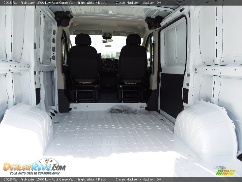 2018 Ram ProMaster 1500 Low Roof Cargo Van Bright White / Black Photo #7