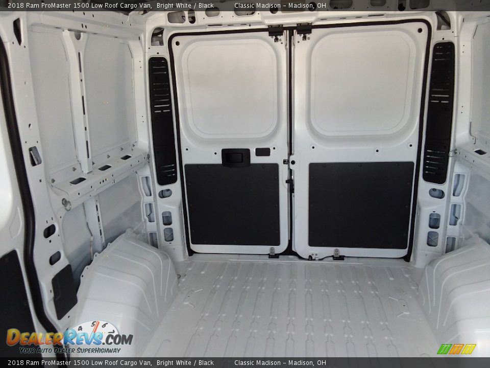 2018 Ram ProMaster 1500 Low Roof Cargo Van Bright White / Black Photo #8