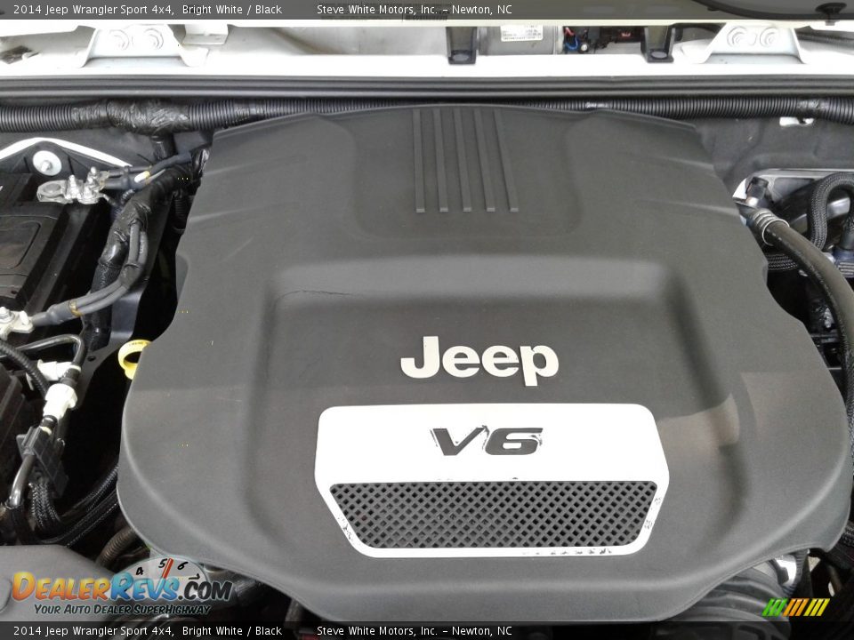 2014 Jeep Wrangler Sport 4x4 Bright White / Black Photo #28