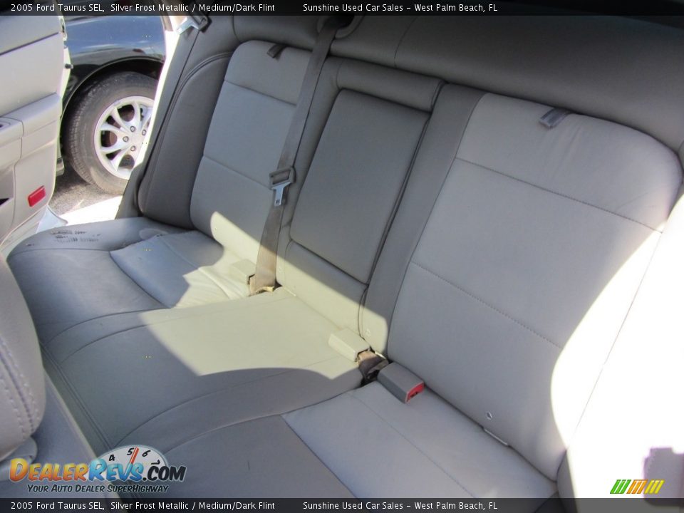 2005 Ford Taurus SEL Silver Frost Metallic / Medium/Dark Flint Photo #13