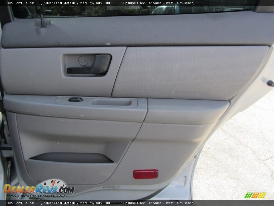 2005 Ford Taurus SEL Silver Frost Metallic / Medium/Dark Flint Photo #14