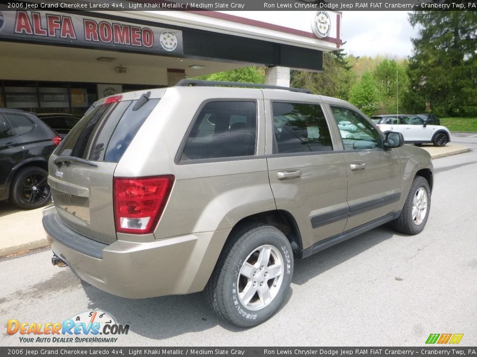 2006 Jeep Grand Cherokee Laredo 4x4 Light Khaki Metallic / Medium Slate Gray Photo #2