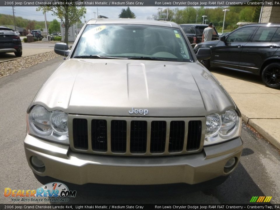 2006 Jeep Grand Cherokee Laredo 4x4 Light Khaki Metallic / Medium Slate Gray Photo #4