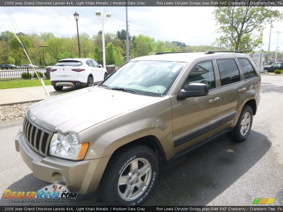 2006 Jeep Grand Cherokee Laredo 4x4 Light Khaki Metallic / Medium Slate Gray Photo #5