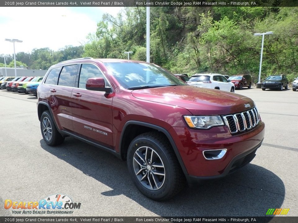 2018 Jeep Grand Cherokee Laredo 4x4 Velvet Red Pearl / Black Photo #7