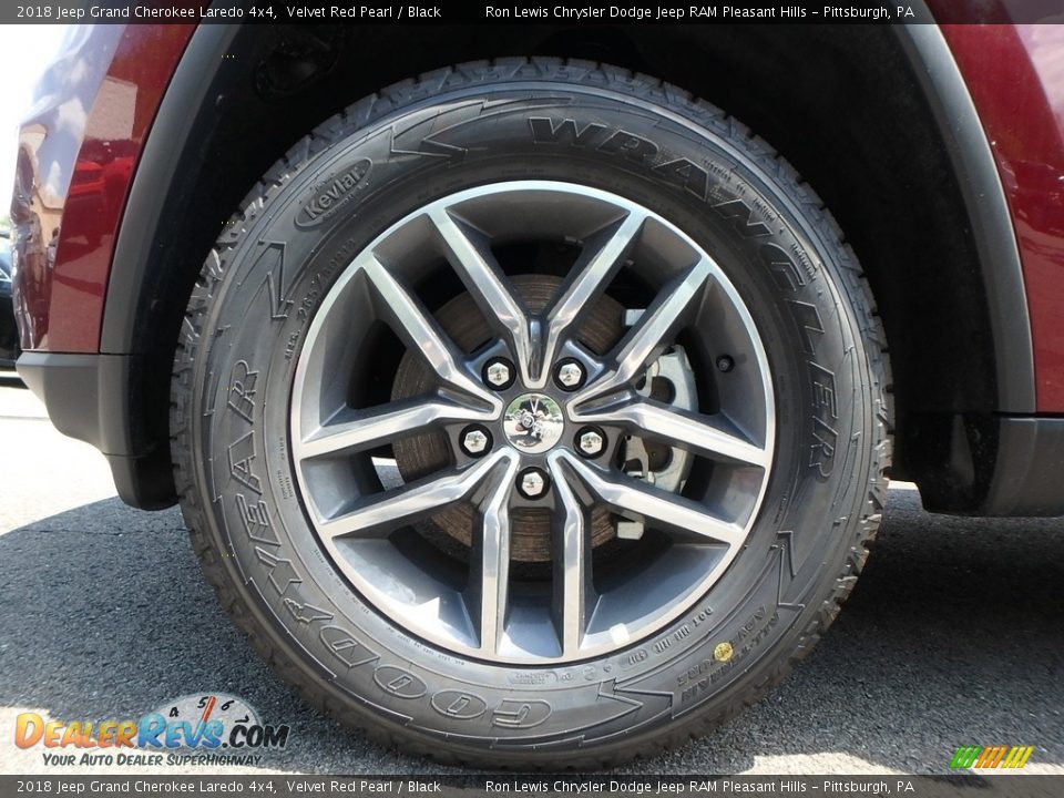 2018 Jeep Grand Cherokee Laredo 4x4 Velvet Red Pearl / Black Photo #9