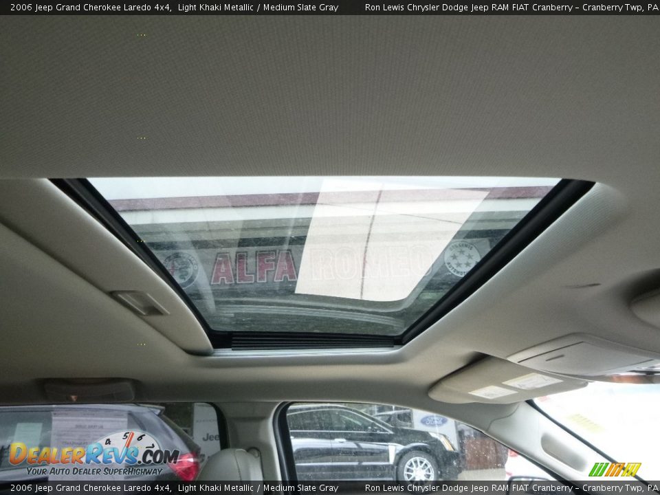 2006 Jeep Grand Cherokee Laredo 4x4 Light Khaki Metallic / Medium Slate Gray Photo #12
