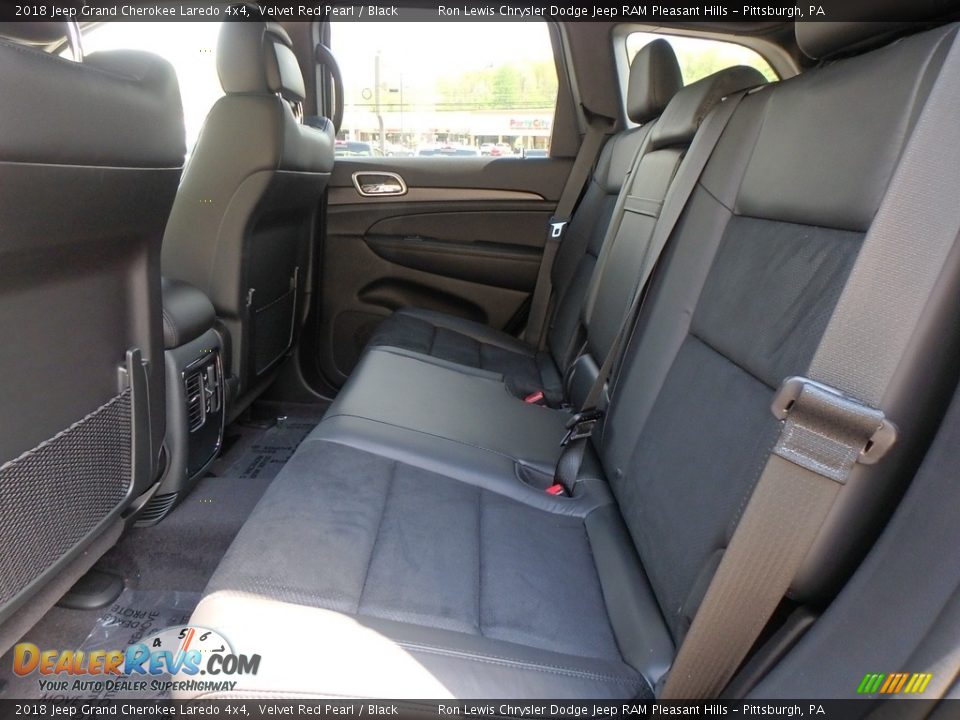 2018 Jeep Grand Cherokee Laredo 4x4 Velvet Red Pearl / Black Photo #11