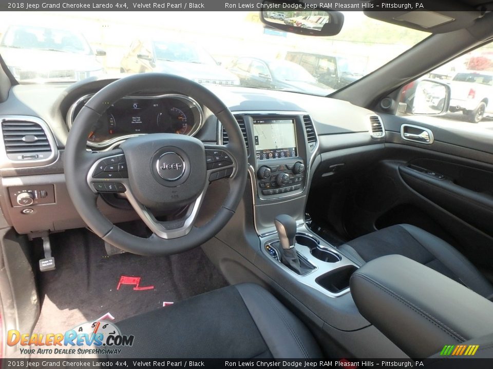 2018 Jeep Grand Cherokee Laredo 4x4 Velvet Red Pearl / Black Photo #12
