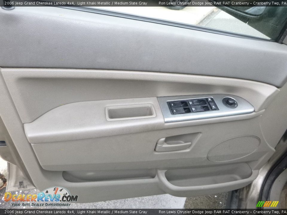 2006 Jeep Grand Cherokee Laredo 4x4 Light Khaki Metallic / Medium Slate Gray Photo #14