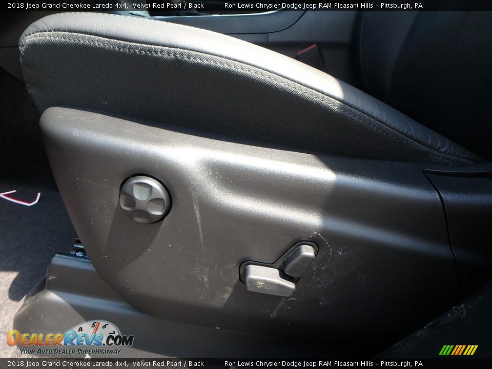 2018 Jeep Grand Cherokee Laredo 4x4 Velvet Red Pearl / Black Photo #15