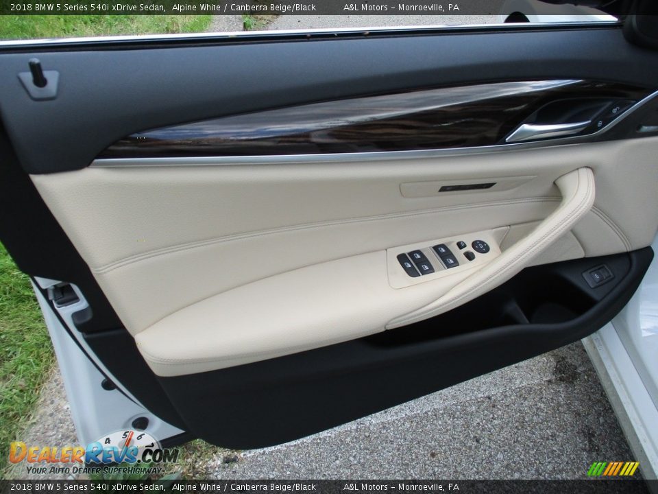2018 BMW 5 Series 540i xDrive Sedan Alpine White / Canberra Beige/Black Photo #11