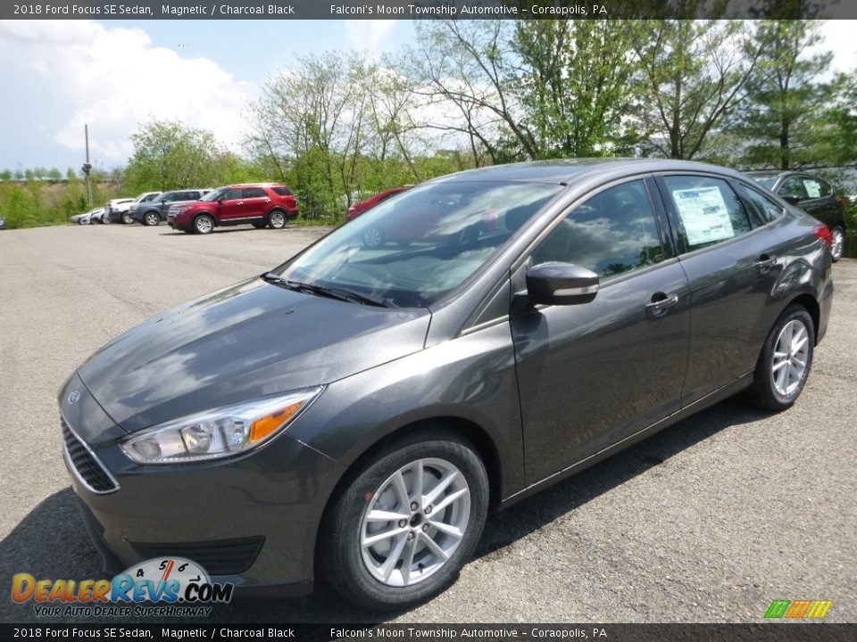 2018 Ford Focus SE Sedan Magnetic / Charcoal Black Photo #5