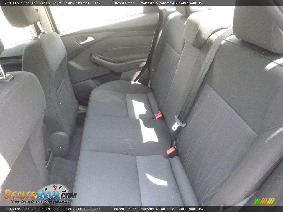 2018 Ford Focus SE Sedan Ingot Silver / Charcoal Black Photo #8