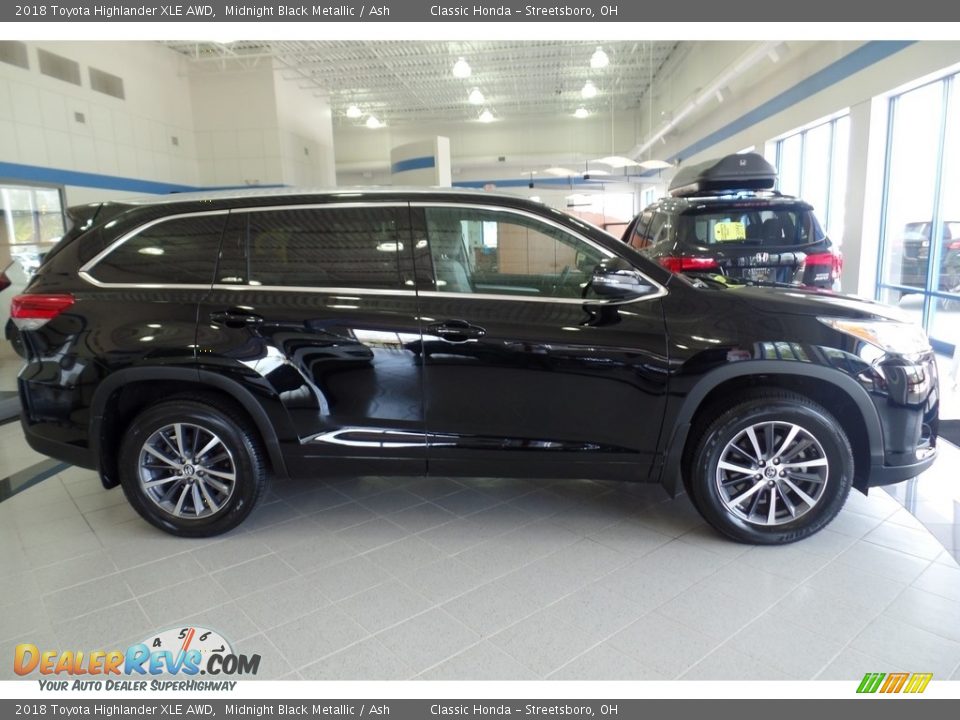 2018 Toyota Highlander XLE AWD Midnight Black Metallic / Ash Photo #4