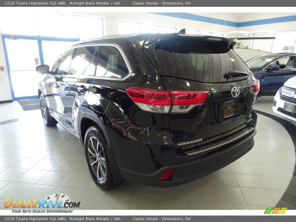 2018 Toyota Highlander XLE AWD Midnight Black Metallic / Ash Photo #10