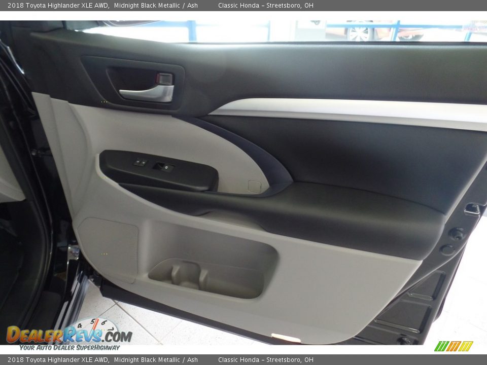 2018 Toyota Highlander XLE AWD Midnight Black Metallic / Ash Photo #15