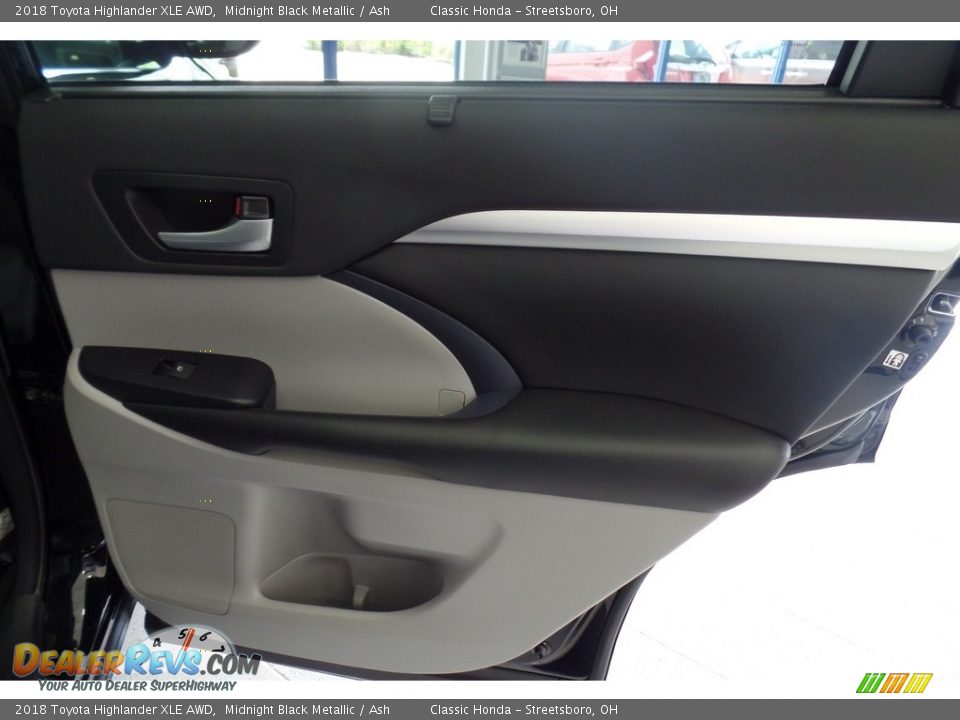 2018 Toyota Highlander XLE AWD Midnight Black Metallic / Ash Photo #19