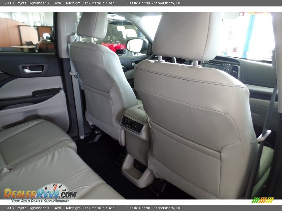 2018 Toyota Highlander XLE AWD Midnight Black Metallic / Ash Photo #20