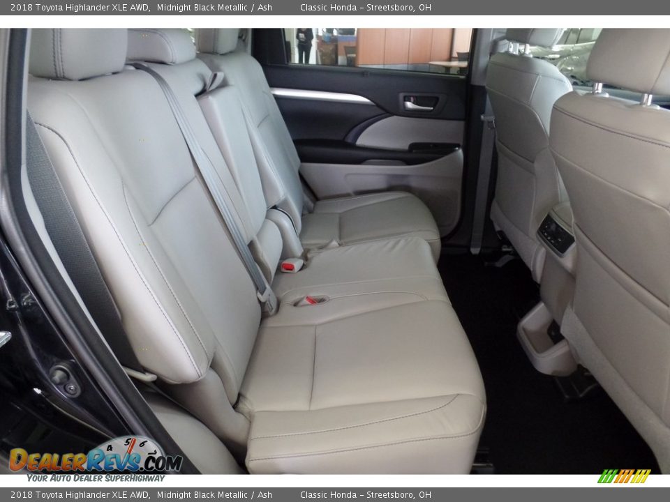 2018 Toyota Highlander XLE AWD Midnight Black Metallic / Ash Photo #21