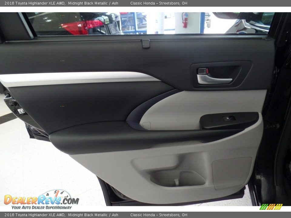 2018 Toyota Highlander XLE AWD Midnight Black Metallic / Ash Photo #25