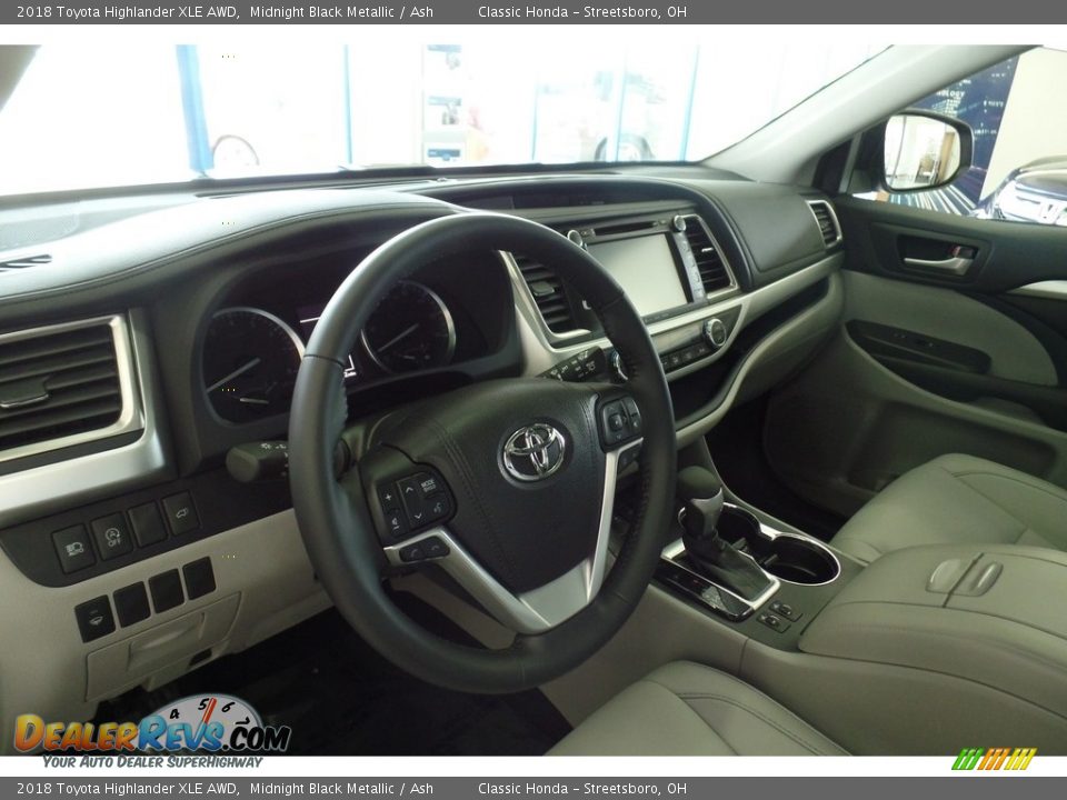 2018 Toyota Highlander XLE AWD Midnight Black Metallic / Ash Photo #29