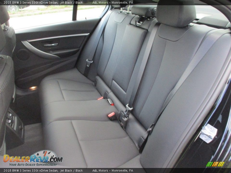 2018 BMW 3 Series 330i xDrive Sedan Jet Black / Black Photo #12