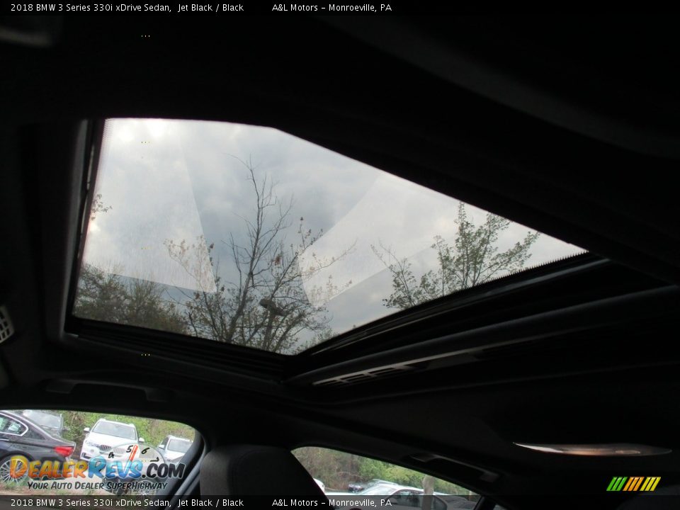 2018 BMW 3 Series 330i xDrive Sedan Jet Black / Black Photo #13