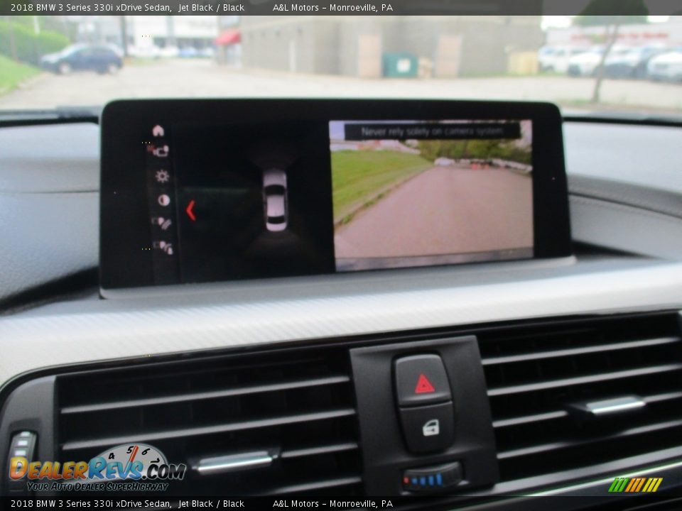 2018 BMW 3 Series 330i xDrive Sedan Jet Black / Black Photo #17