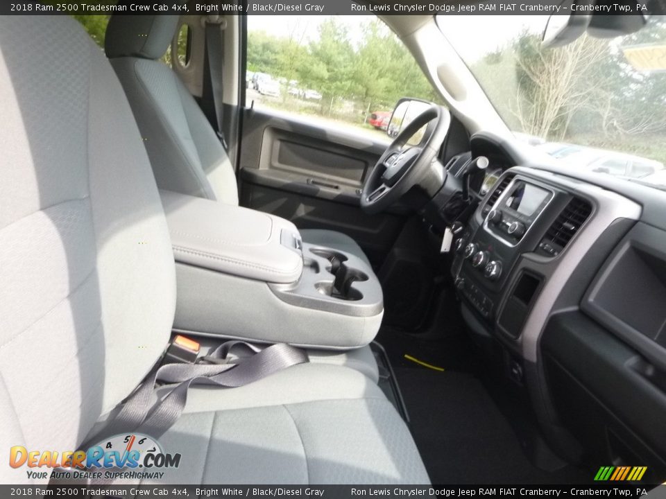 2018 Ram 2500 Tradesman Crew Cab 4x4 Bright White / Black/Diesel Gray Photo #10