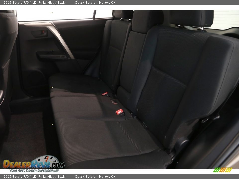 2015 Toyota RAV4 LE Pyrite Mica / Black Photo #18