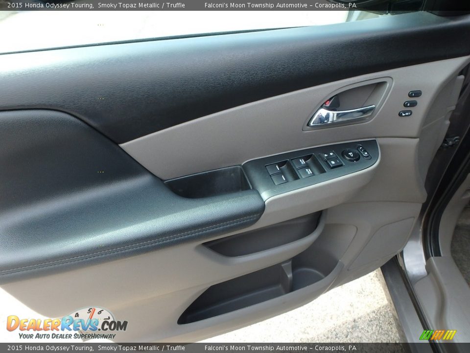 2015 Honda Odyssey Touring Smoky Topaz Metallic / Truffle Photo #19