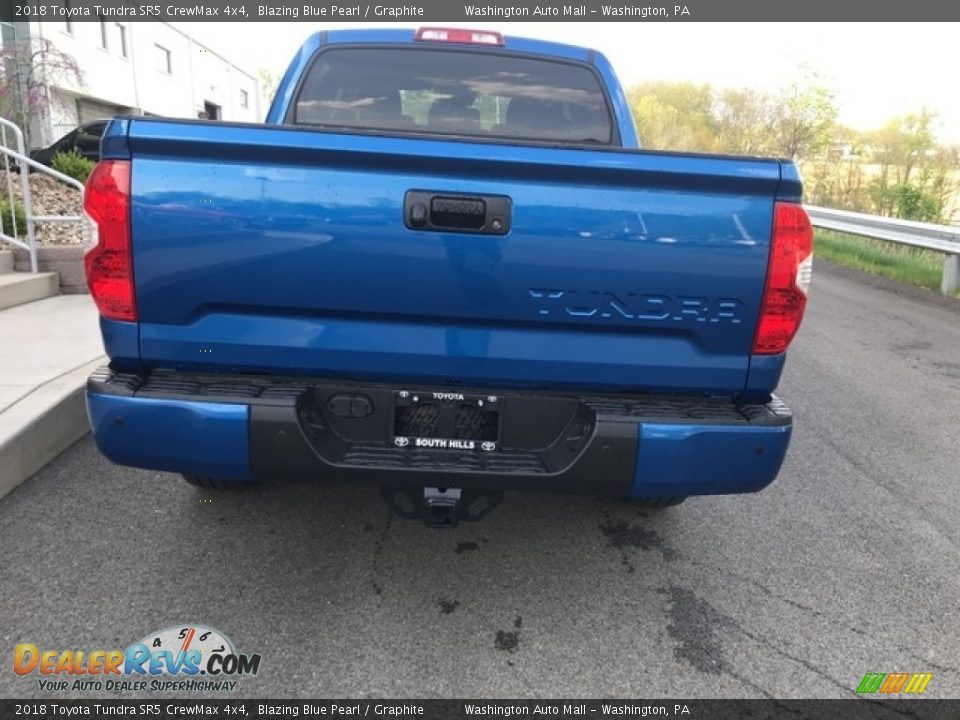2018 Toyota Tundra SR5 CrewMax 4x4 Blazing Blue Pearl / Graphite Photo #3