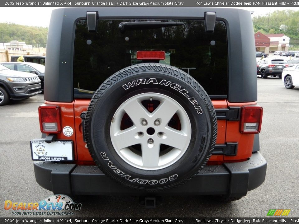 2009 Jeep Wrangler Unlimited X 4x4 Sunburst Orange Pearl / Dark Slate Gray/Medium Slate Gray Photo #4