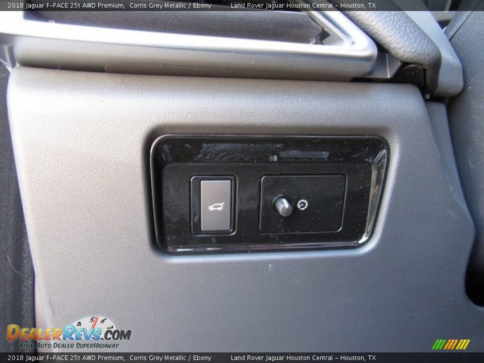 2018 Jaguar F-PACE 25t AWD Premium Corris Grey Metallic / Ebony Photo #28