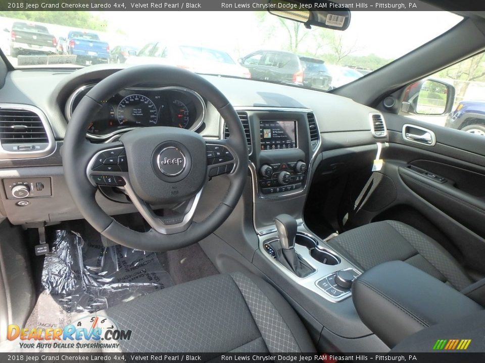 2018 Jeep Grand Cherokee Laredo 4x4 Velvet Red Pearl / Black Photo #12