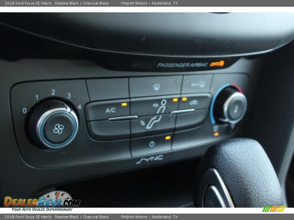 2018 Ford Focus SE Hatch Shadow Black / Charcoal Black Photo #18