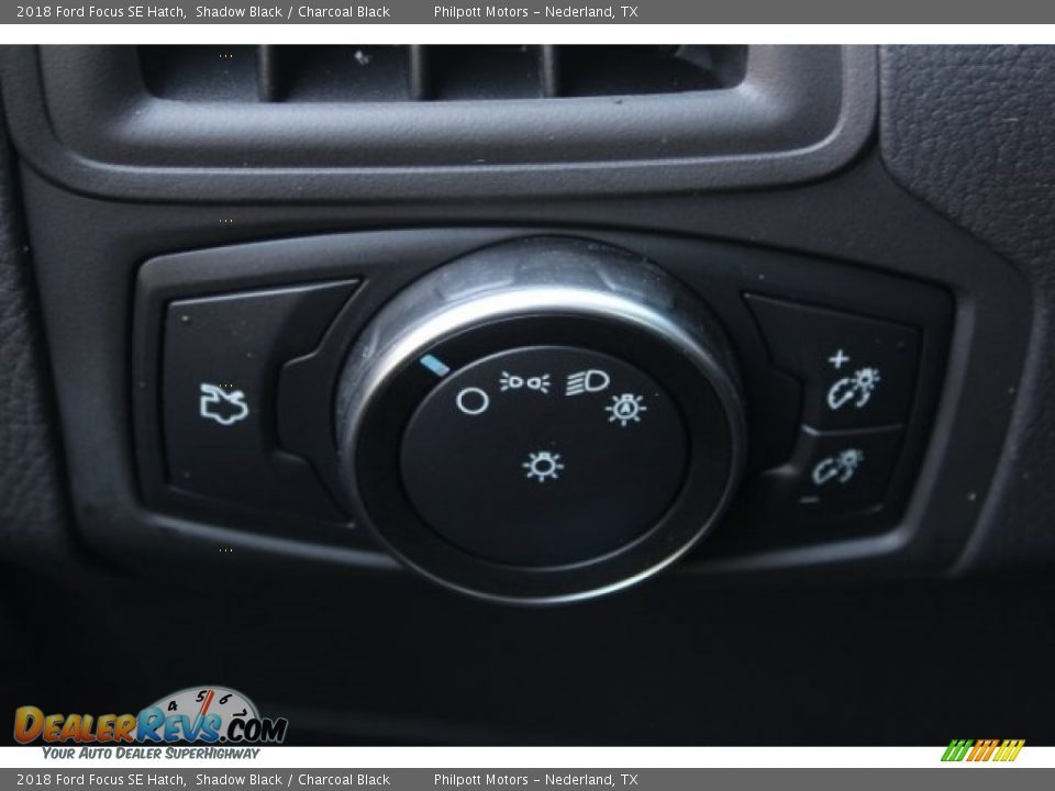 2018 Ford Focus SE Hatch Shadow Black / Charcoal Black Photo #22