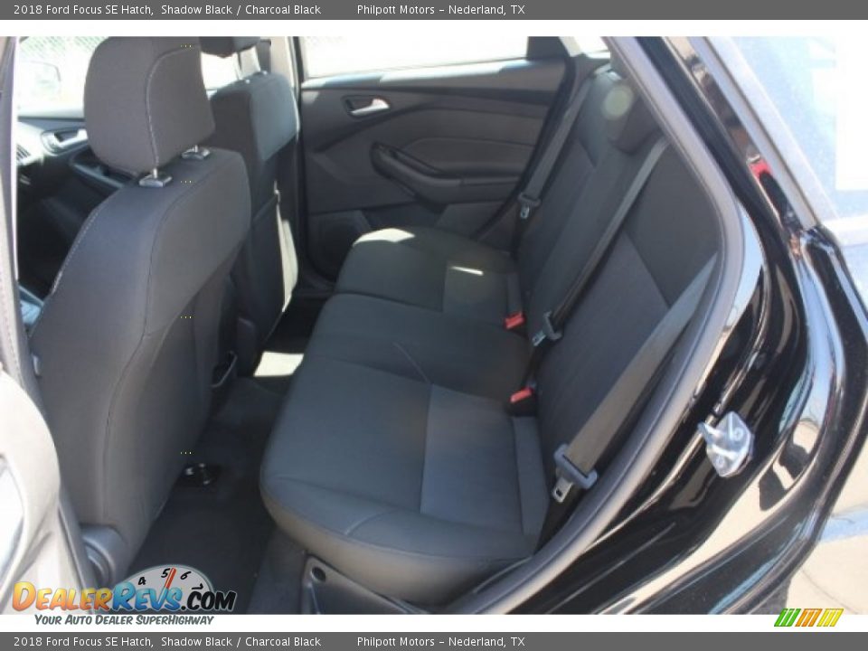 2018 Ford Focus SE Hatch Shadow Black / Charcoal Black Photo #24