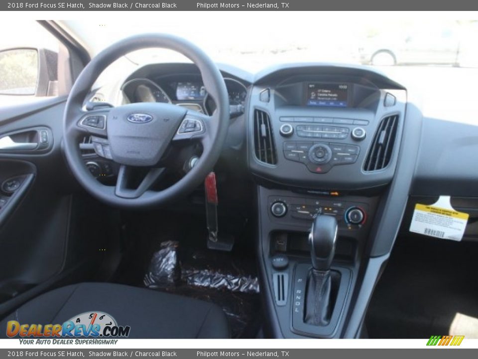 2018 Ford Focus SE Hatch Shadow Black / Charcoal Black Photo #25