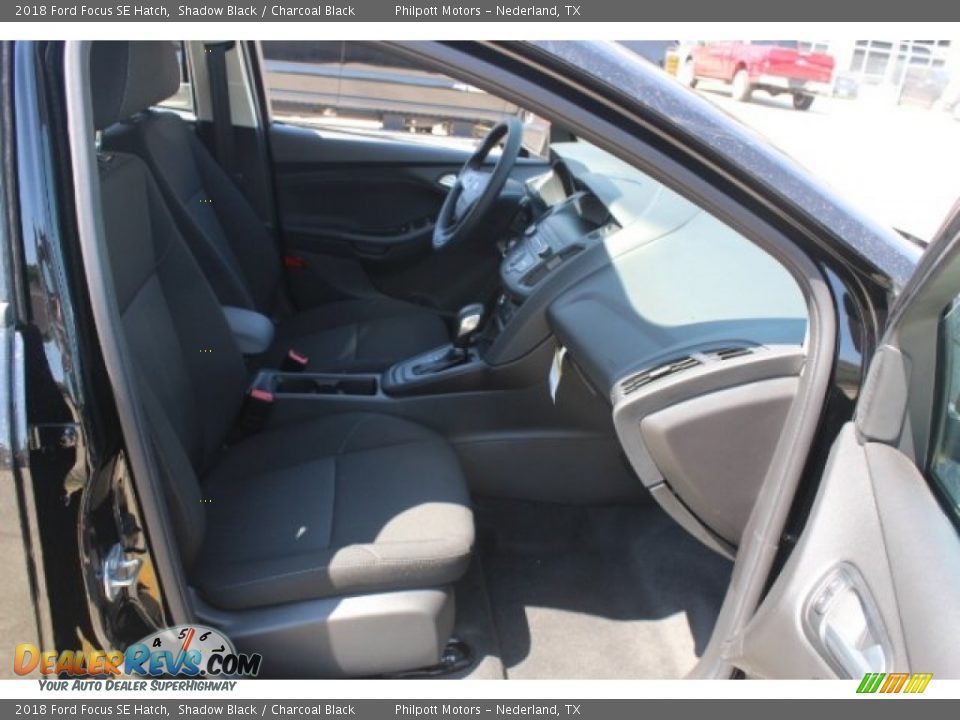 2018 Ford Focus SE Hatch Shadow Black / Charcoal Black Photo #32
