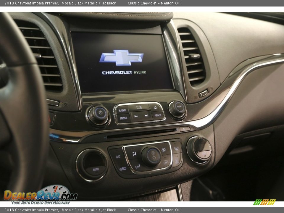 Controls of 2018 Chevrolet Impala Premier Photo #10