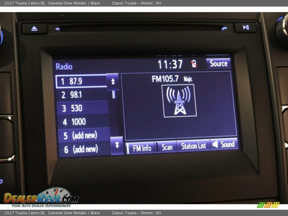 2017 Toyota Camry SE Celestial Silver Metallic / Black Photo #9