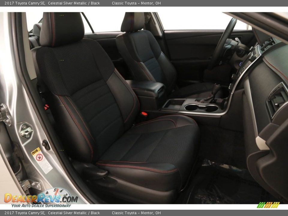 2017 Toyota Camry SE Celestial Silver Metallic / Black Photo #13
