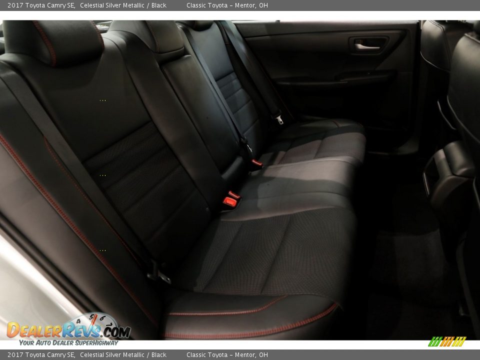 2017 Toyota Camry SE Celestial Silver Metallic / Black Photo #14