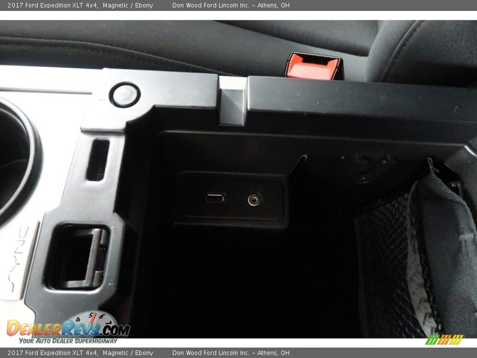 2017 Ford Expedition XLT 4x4 Magnetic / Ebony Photo #5