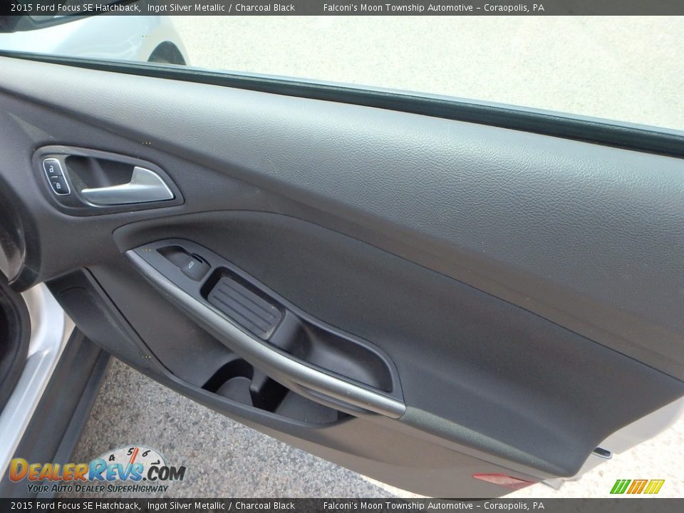 2015 Ford Focus SE Hatchback Ingot Silver Metallic / Charcoal Black Photo #13